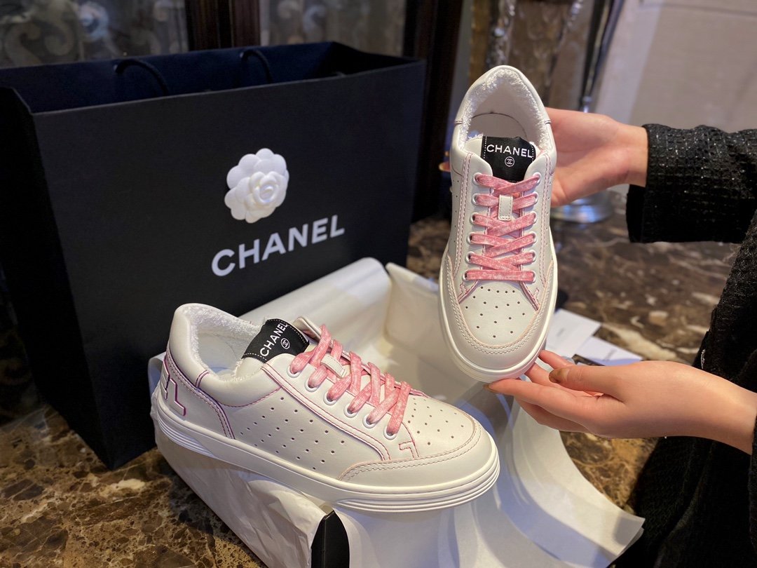 [CHANEL/해피] 샤넬 백로고 테니스 스니커즈