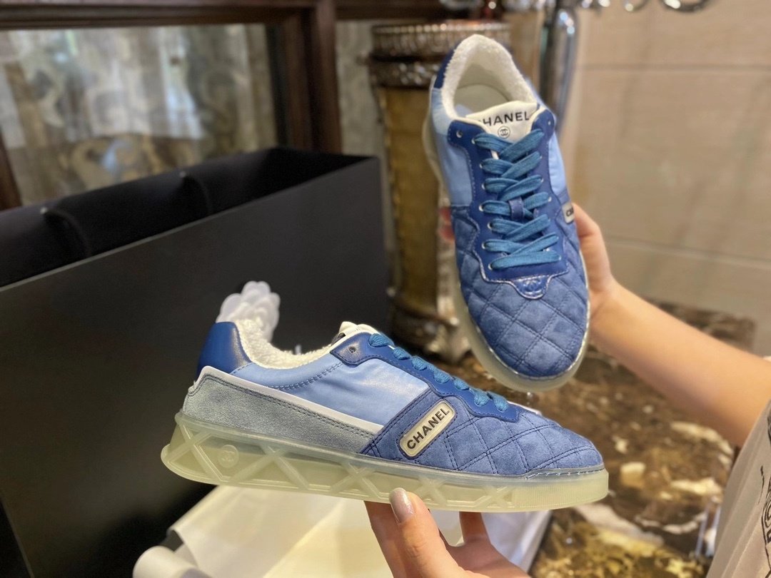 [CHANEL/해피] 샤넬 스웨이드 퀼팅 스니커즈