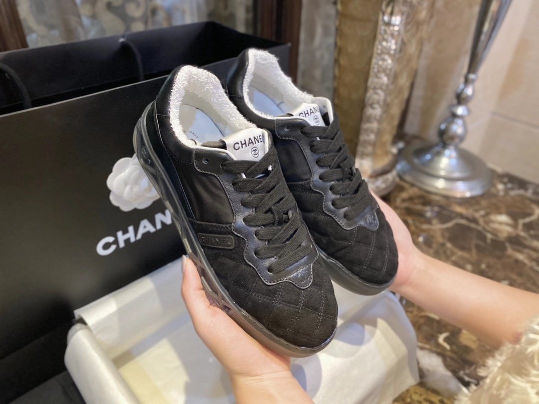 [CHANEL/해피] 샤넬 스웨이드 퀼팅 스니커즈