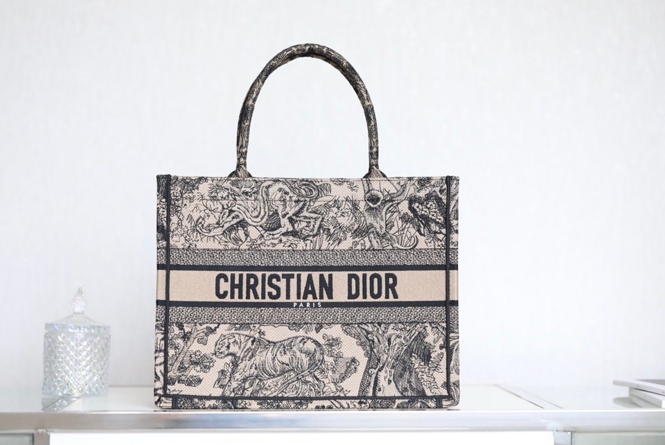 [DIOR/DR96] 북토트백 미듐 -36.5cm
