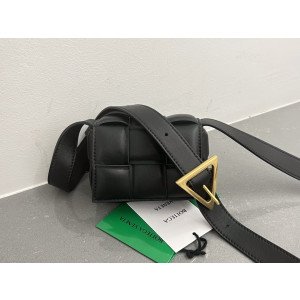[BOTTEGA VENETA/JING] 미니 패딩 카세트백
