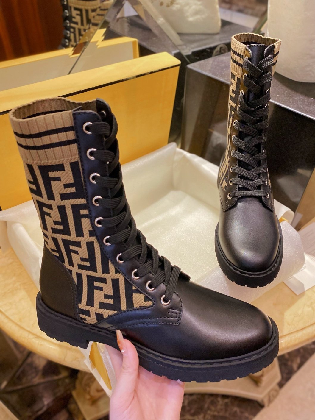 [펜디/HELLO(해피계열)] 펜디 워커부츠