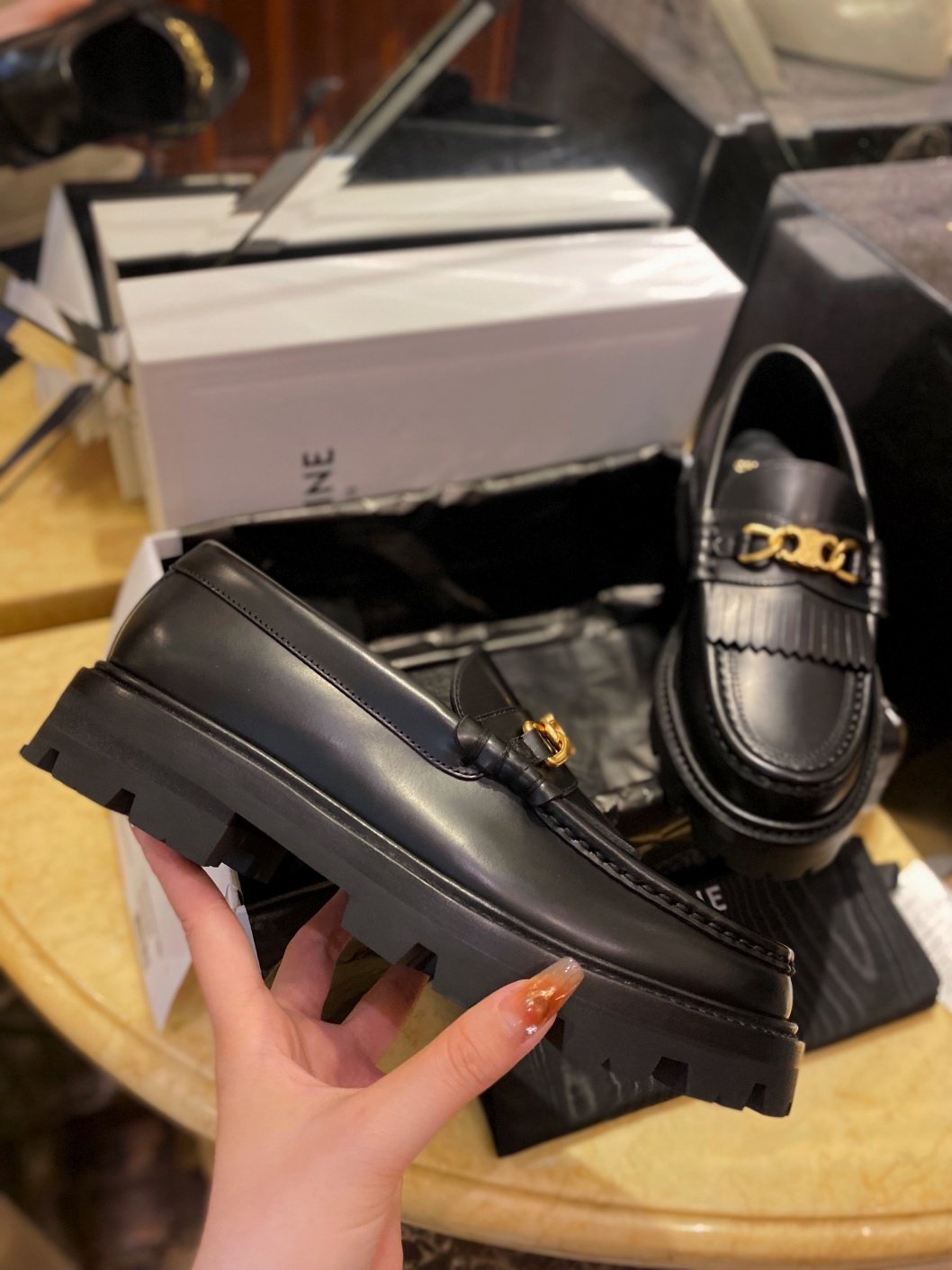 [구찌/HELLO(해피계열)] 셀린느 마거릿 통굽 로퍼