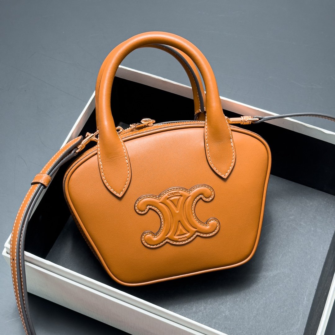 [CELINE] 퀴르 트리오페 미니 볼링백