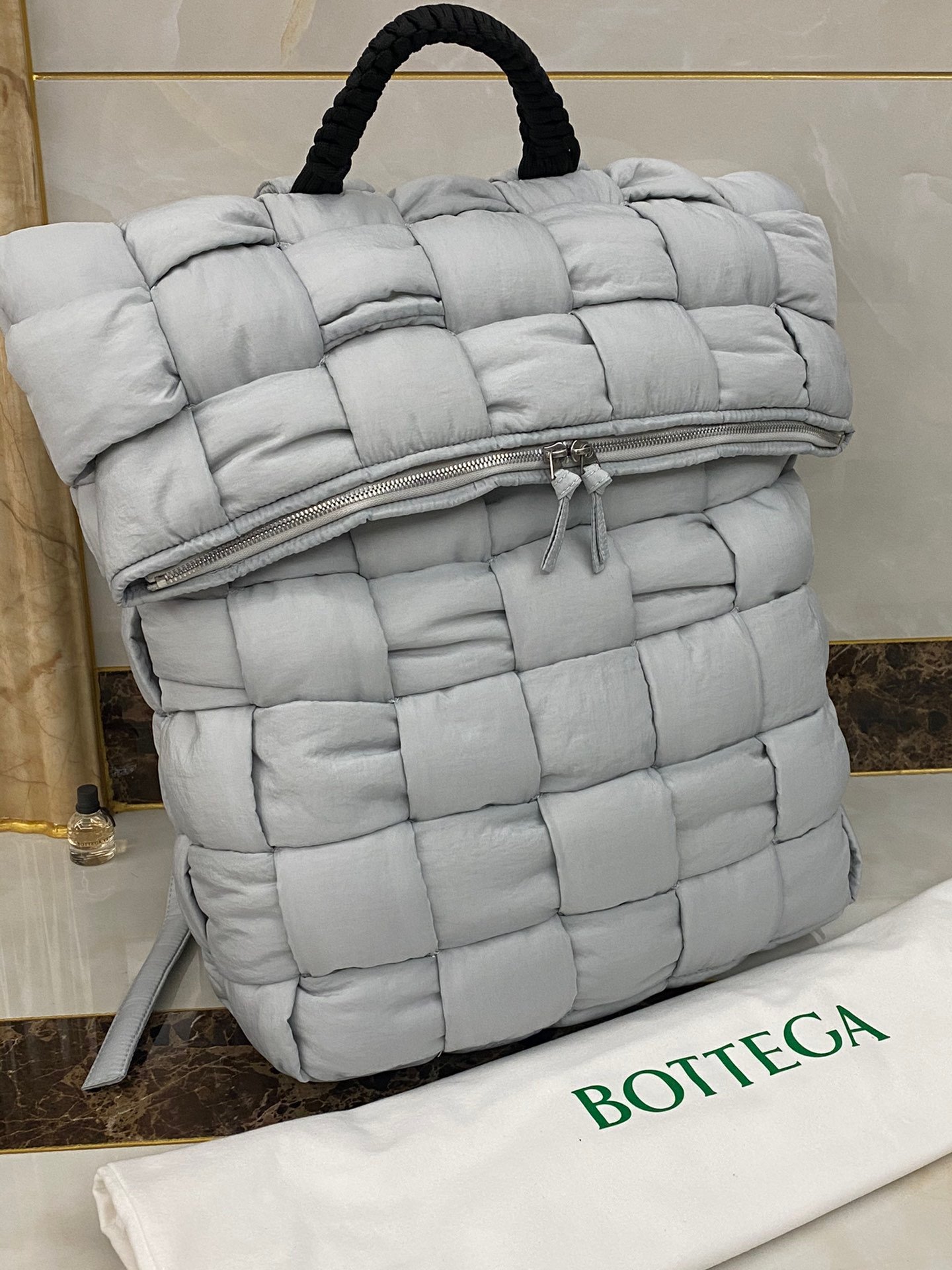 [BOTTEGA VENETA/JING] 카세트 패디드 백팩