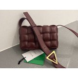 [BOTTEGA VENETA/JING] 스몰 패딩 패디드 카세트백