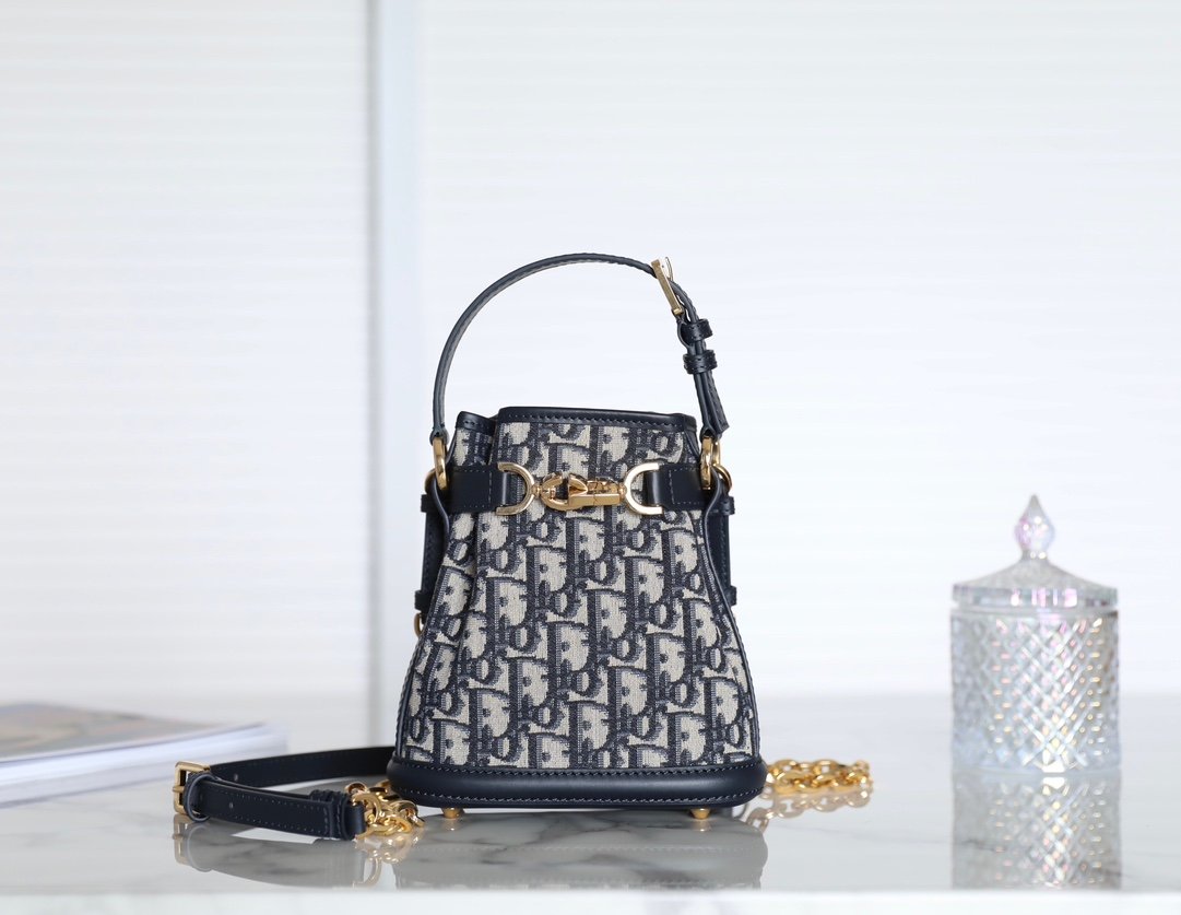[DIOR/DR96] C'est 스몰 버킷백