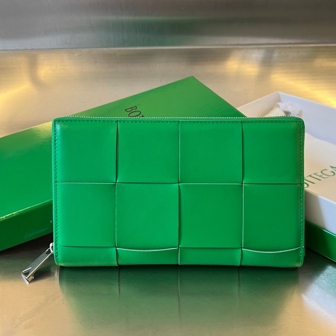 [BOTTEGA VENETA/JING] 맥시 인트레치아토 지퍼 지갑