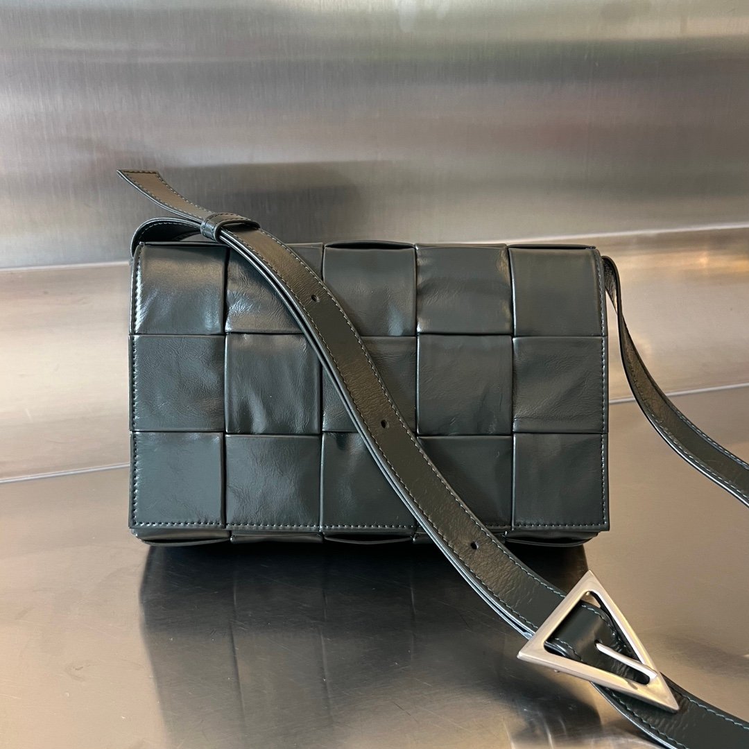 [BOTTEGA VENETA/JING] 보테가베네타 카세트백 -다크그린