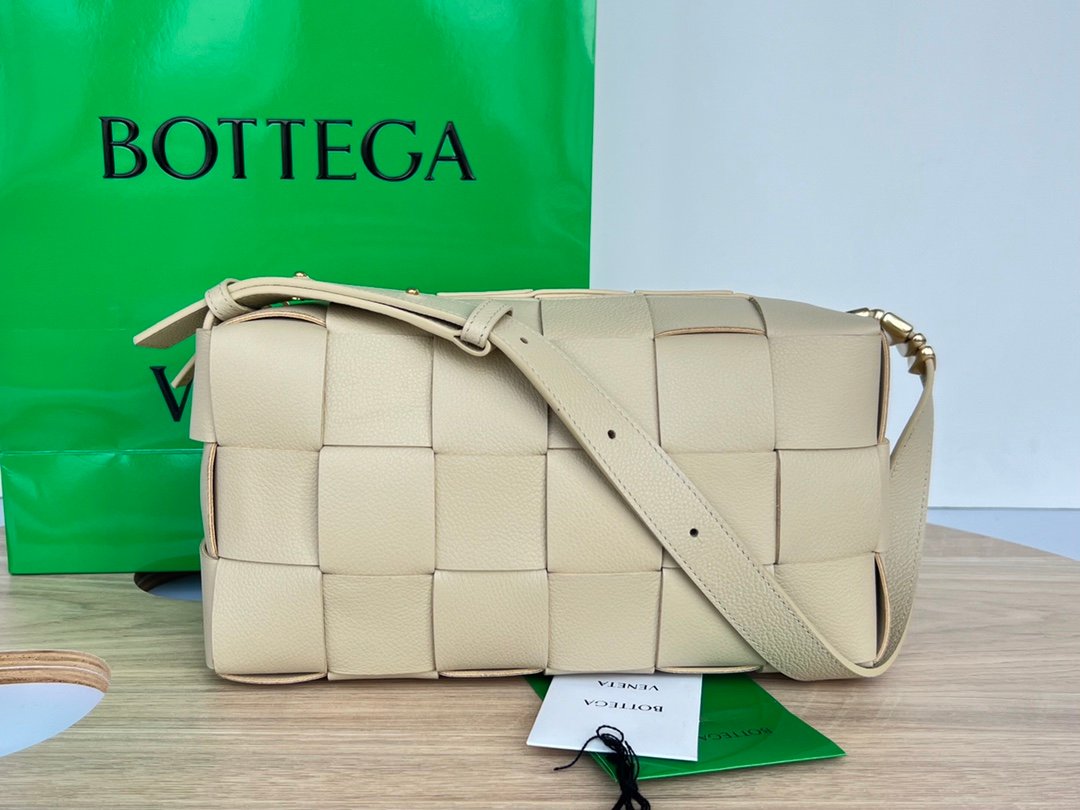 [BOTTEGA VENETA/JING] 브릭 카세트 숄더백