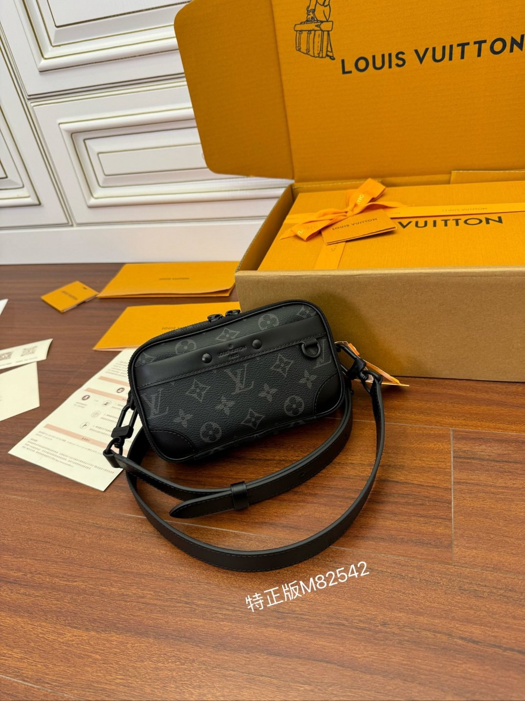 [Louis Vuitton/듀티프리] 알파 웨어러블 월릿